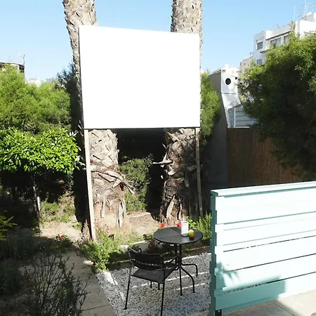 Under The Palms Gasthof