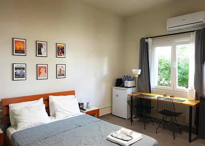 Under The Palms 3* Nikósie